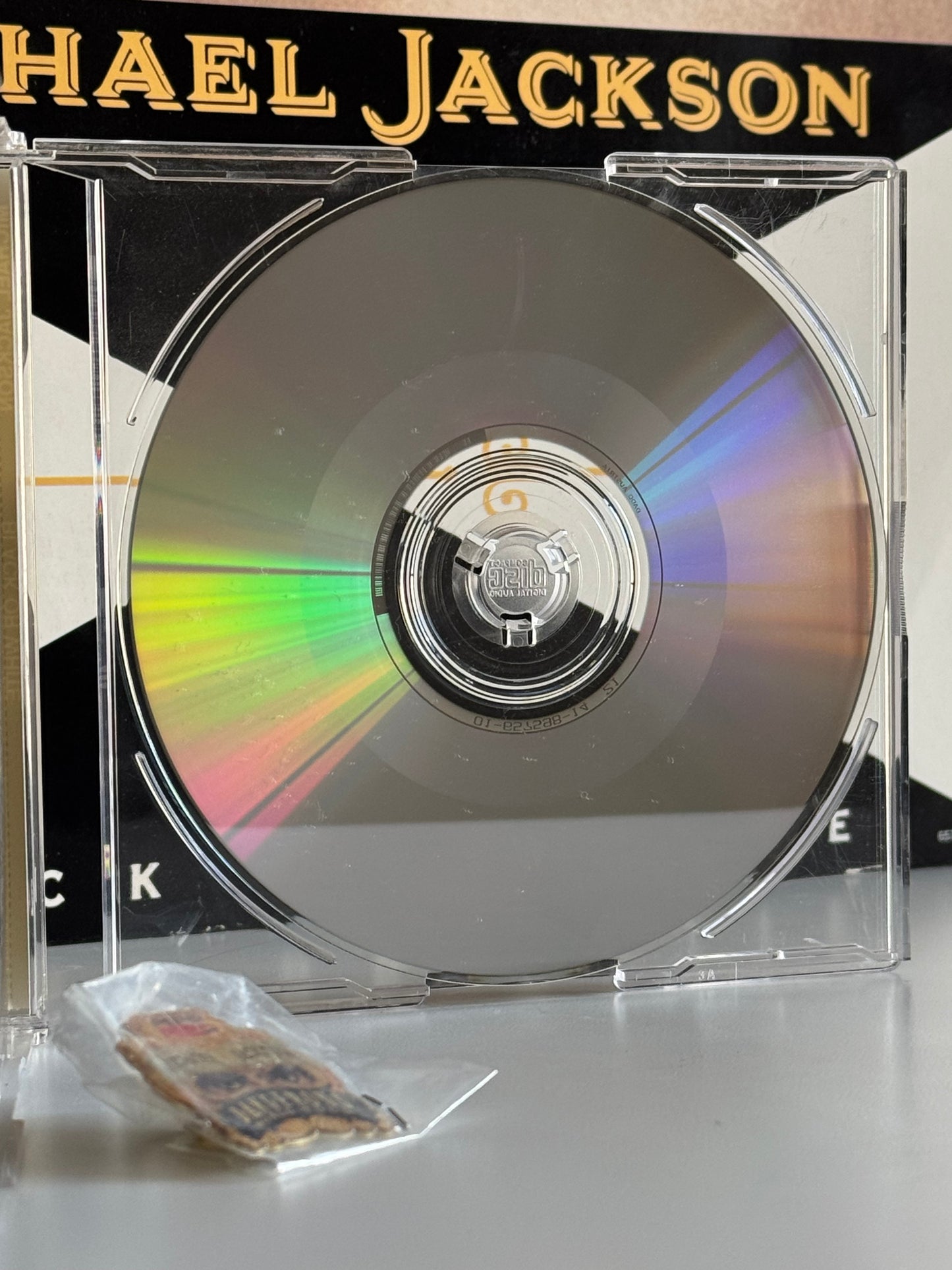 Michael Jackson Pack Dangerous Pin's + CD Maxi Black or White