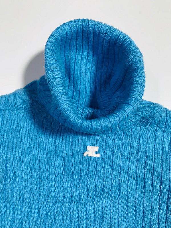 7. Pull Courrèges col roulé bleu méditerranée