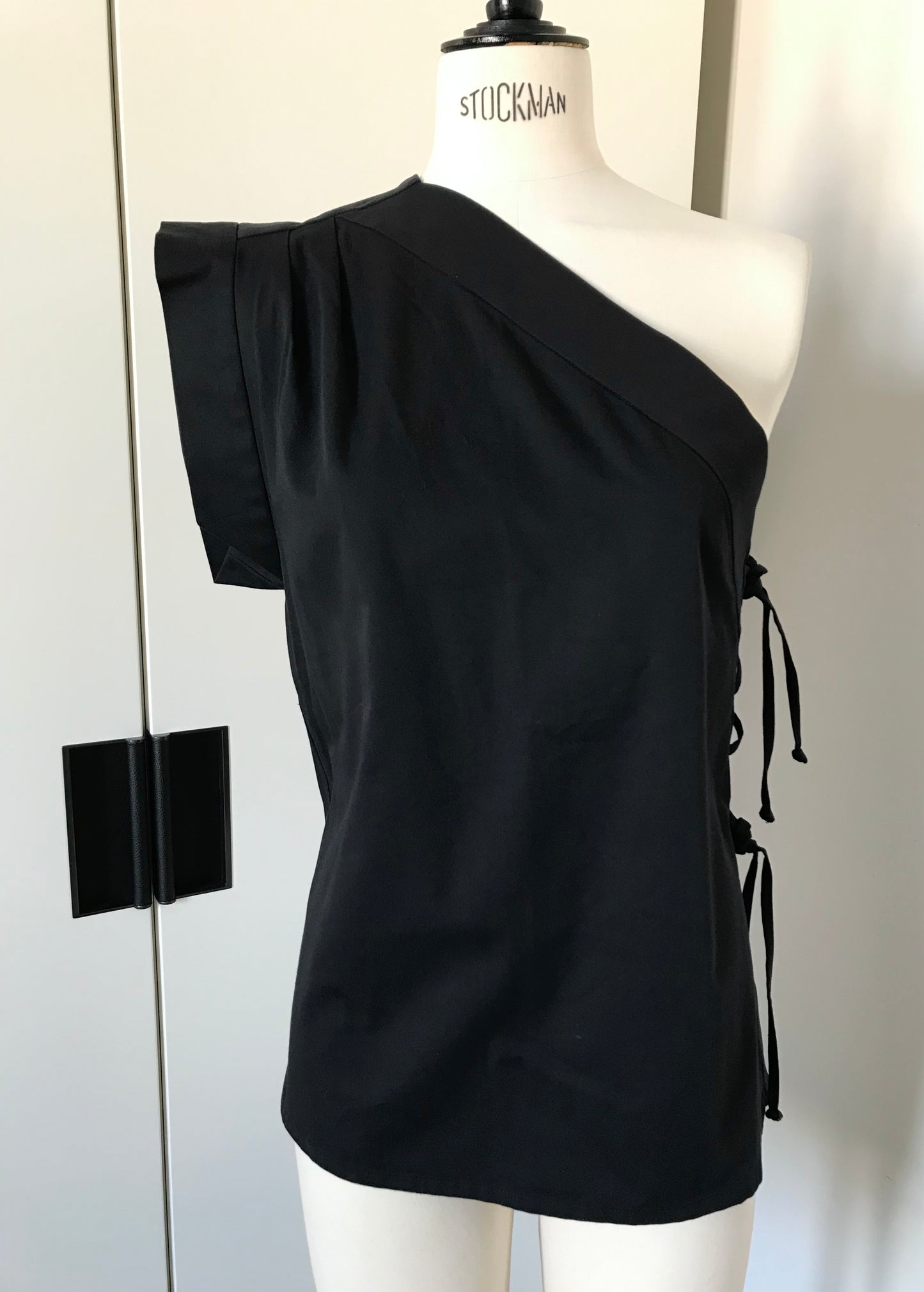 Top Yves Saint Laurent one shoulder noir