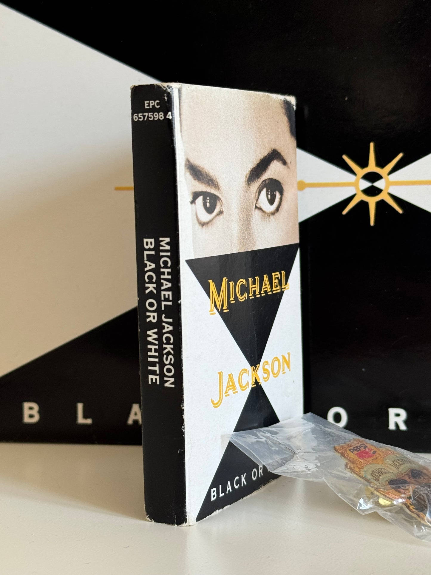 Michael Jackson Pack Dangerous Pin's + K7 Black or White cassette audio