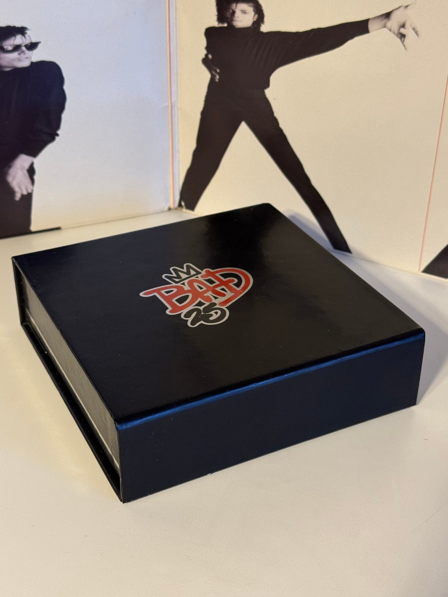 Michael Jackson BAD 25 Coffret Deluxe Box 3 CD + DVD Wembley