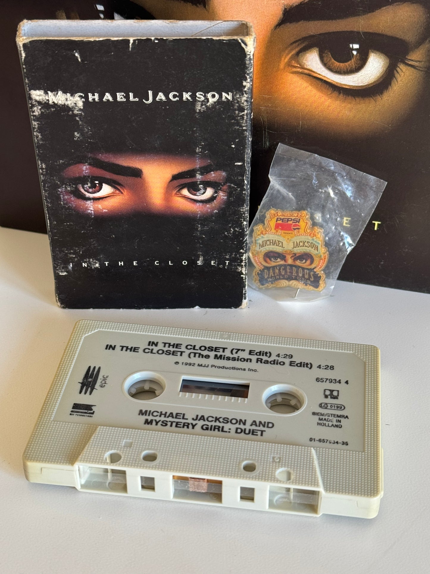 Michael Jackson Pack Dangerous Pin's + K7 In the Closet cassette audio