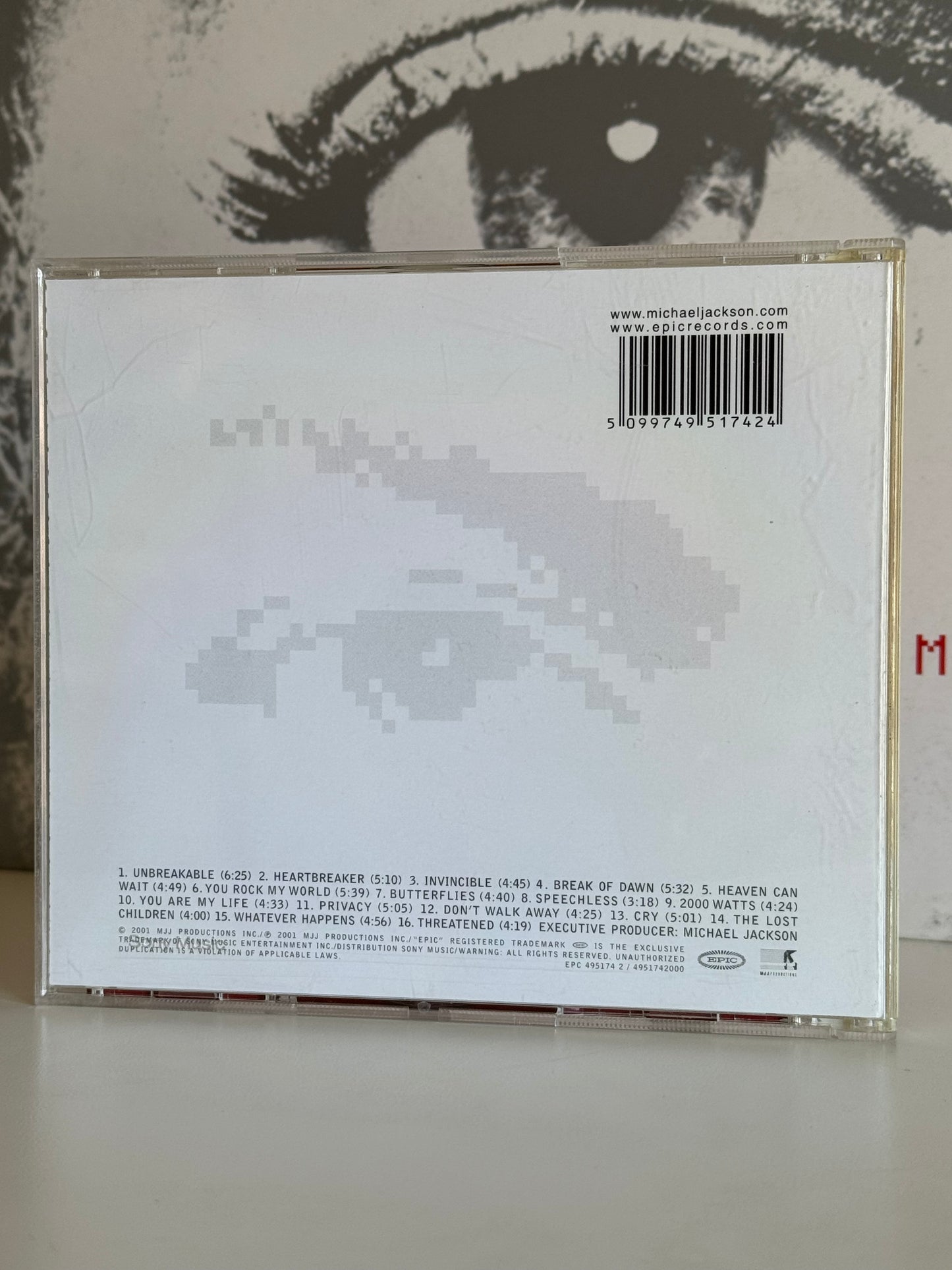 Michael Jackson CD Invincible Red cover 2001