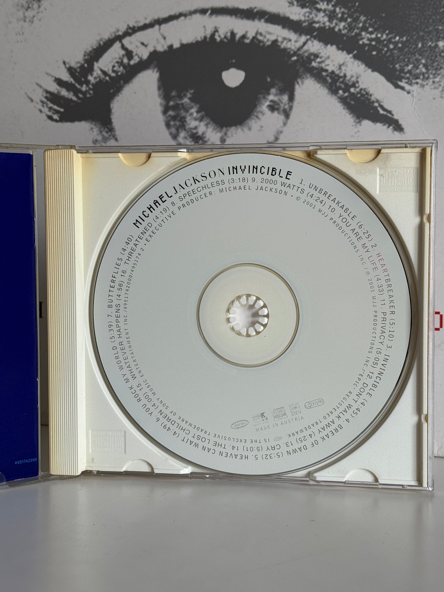 Michael Jackson CD Invincible Blue cover