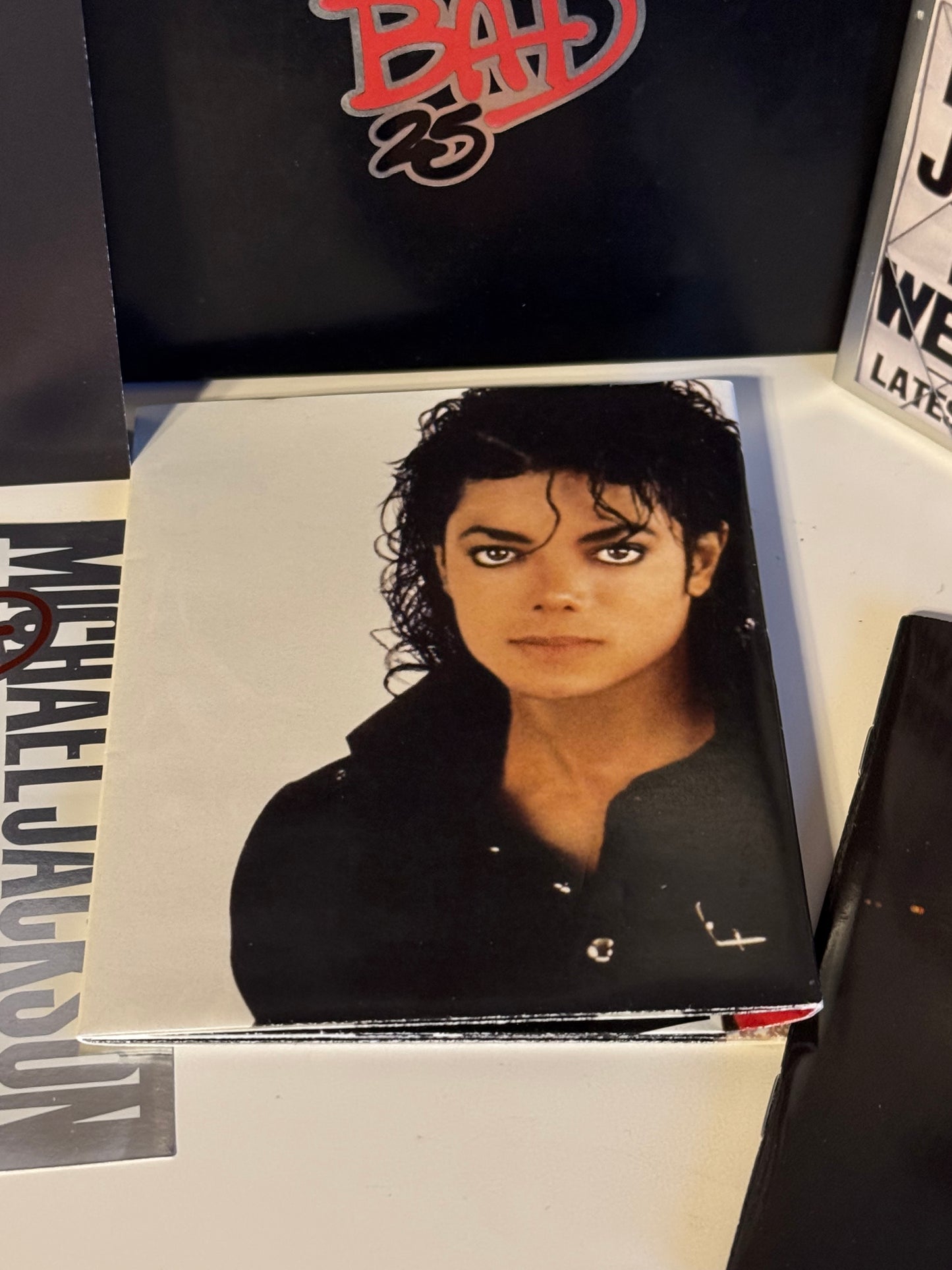 Michael Jackson BAD 25 Coffret Deluxe Box 3 CD + DVD Wembley