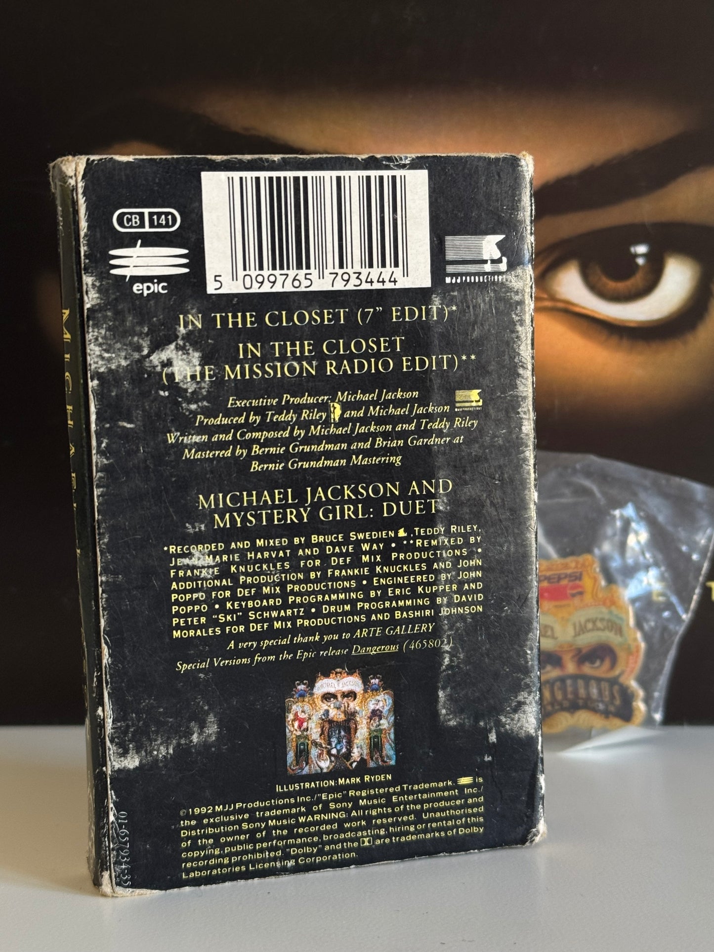 Michael Jackson Pack Dangerous Pin's + K7 In the Closet cassette audio