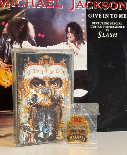 Michael Jackson Pack Dangerous K7 cassette + Pin's