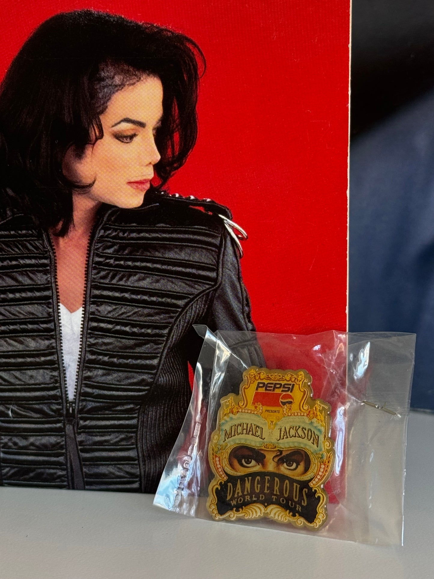 Michael Jackson Pack Dangerous Pin's + CD Single
Will You Be There