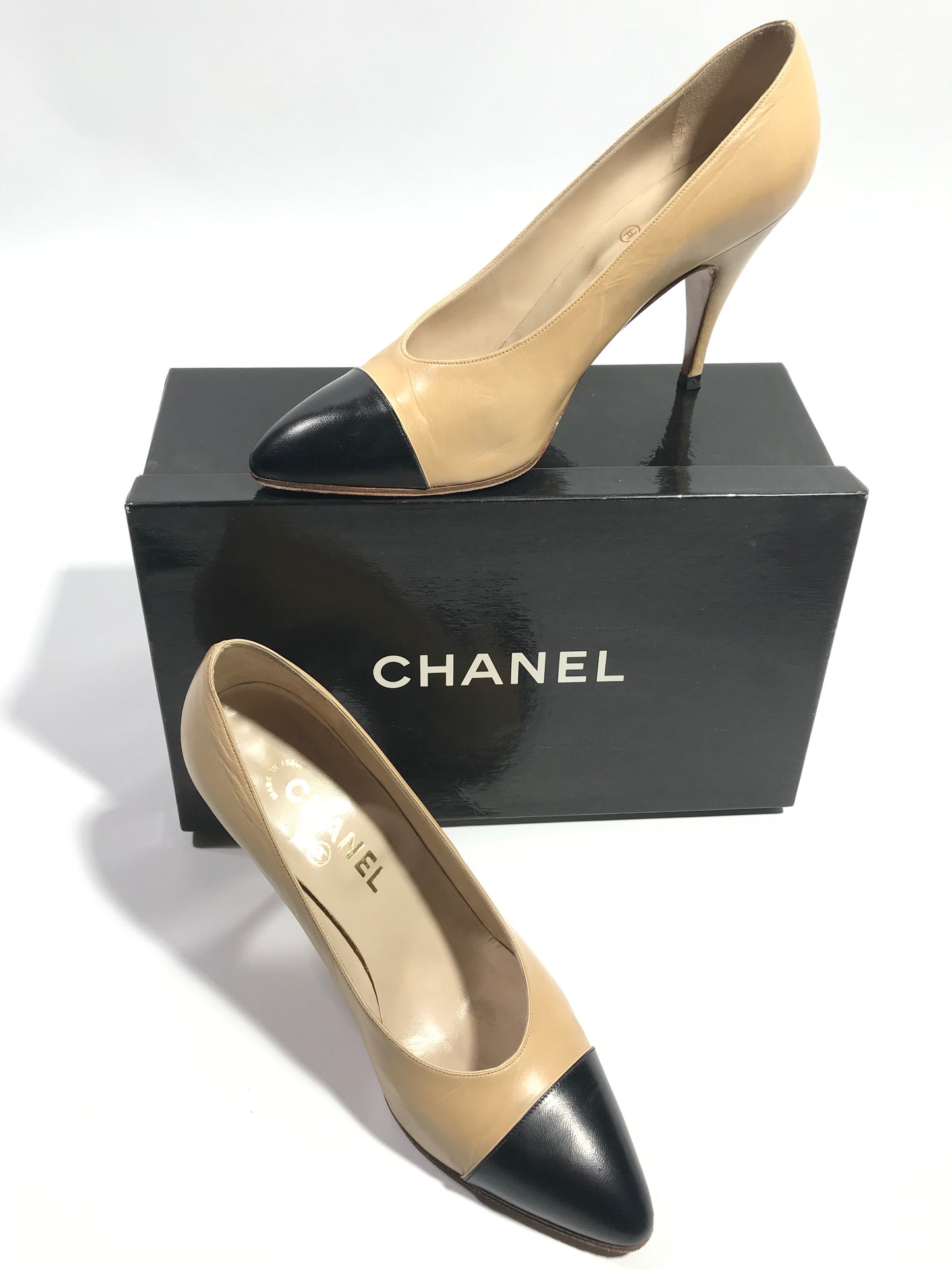 Escarpins Chanel bicolores