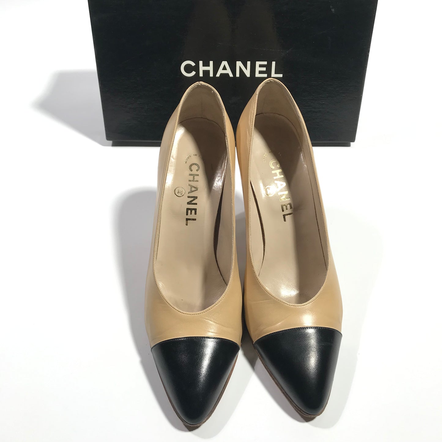 Escarpins Chanel bicolores