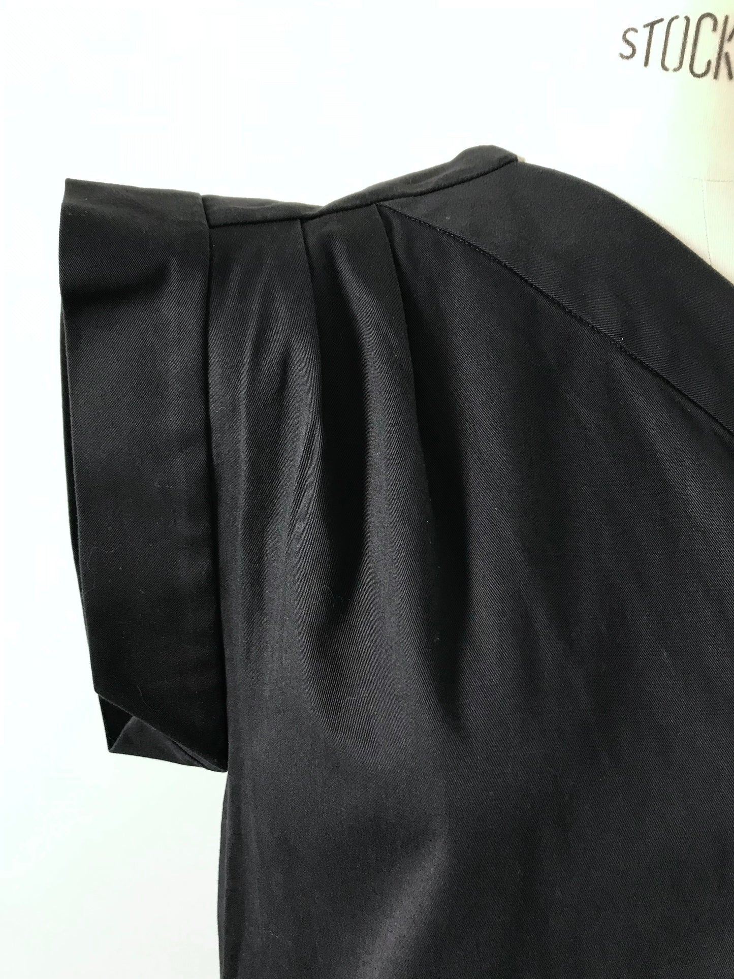 Top Yves Saint Laurent one shoulder noir