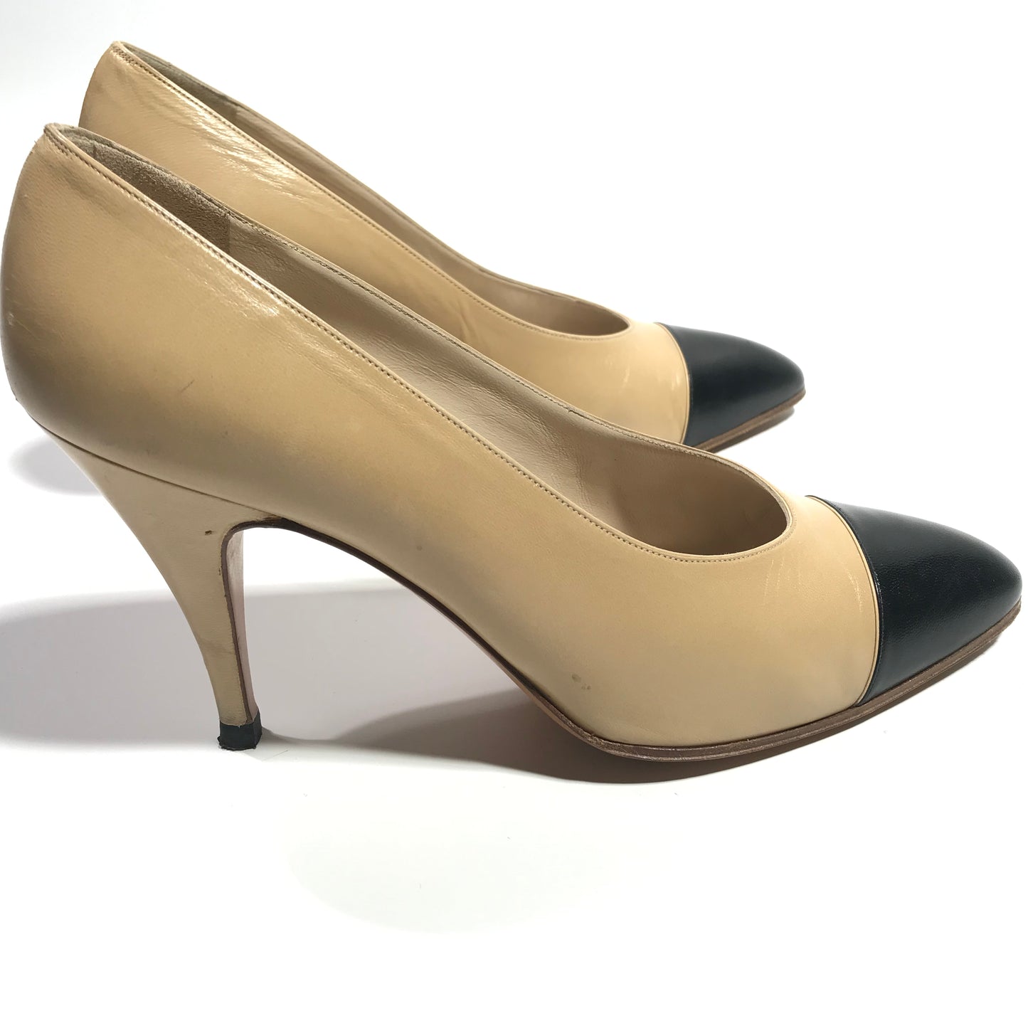 Escarpins Chanel bicolores