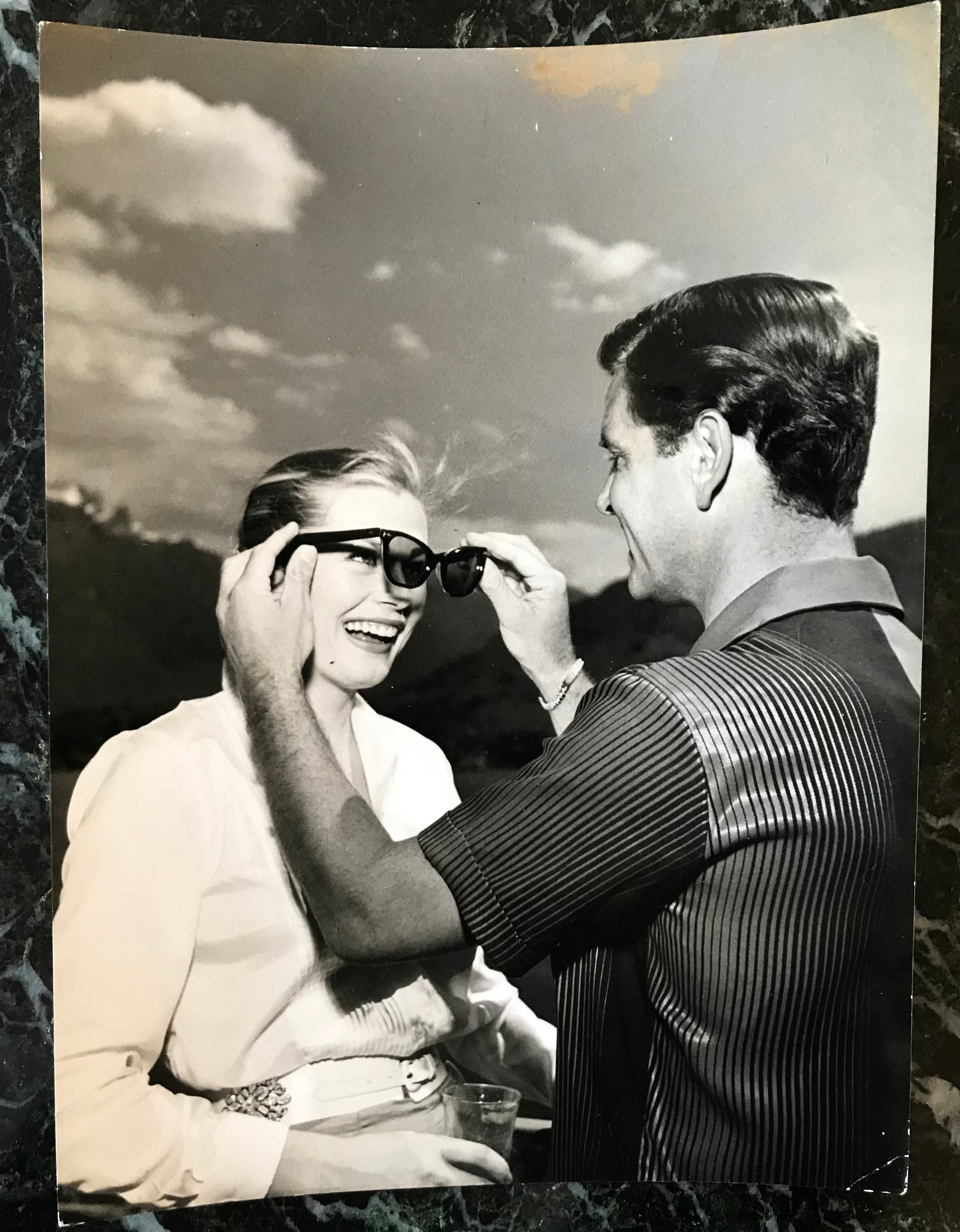Anita Ekberg et son fiancé Anthony Steel, lac de Côme, Cadenabbia mai 1956